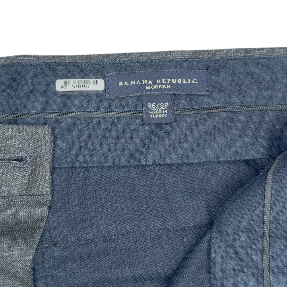 Banana Republic brand banana